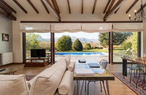 La Cavada House | Impresionante villa entre mar y montaña