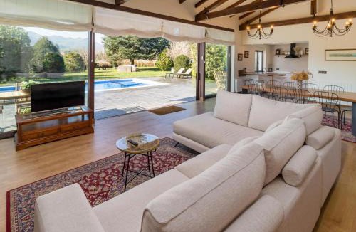 La Cavada House | Impresionante villa entre mar y montaña