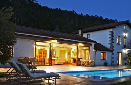 La Cavada House | Impresionante villa entre mar y montaña