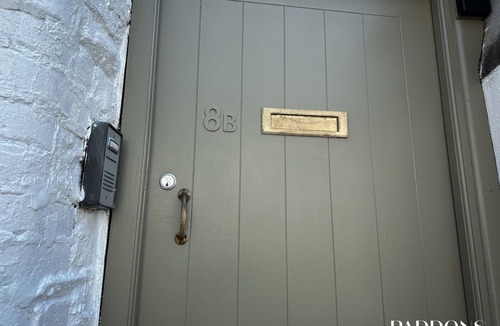 Tavistock Apartment | Impressive 3 bedroom apartment, Tavistock, Devon