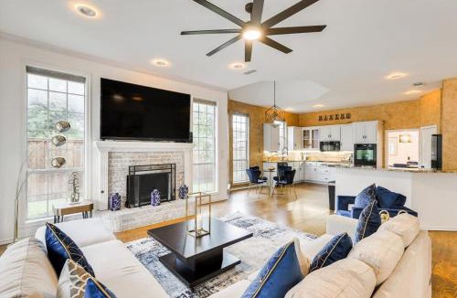 Irving House | Impressive 5BR 3,5BA Holiday Home with Pool, Game Room & Cinema Room