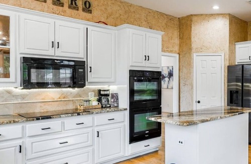 Irving Cottage | Impressive 5BR 3B Home With Pool, Game Room & Cinema Room