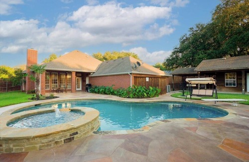 Irving Cottage | Impressive 5BR 3B Home With Pool, Game Room & Cinema Room