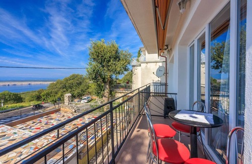 Klanfari Apartment | Impressive flat with whirlpool, lounge loungers, sea view, barbecue
