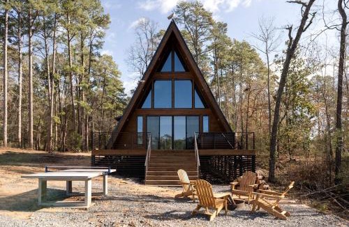Negreet House | Impressive Luxury A-Frame with Ping-Pong Table in Louisiana