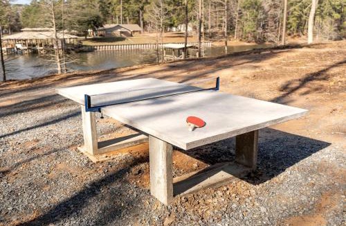 Negreet House | Impressive Luxury A-Frame with Ping-Pong Table in Louisiana