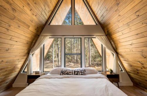 Negreet House | Impressive Luxury A-Frame with Ping-Pong Table in Louisiana