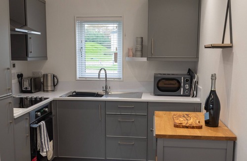 Oulton Broad Ski Chalet | "Impressive Modern Chalet"