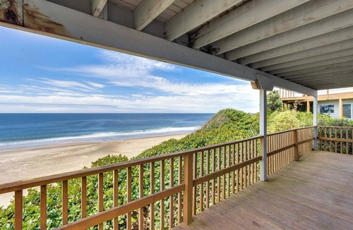 Gleneden Beach House | Impressive oceanfront home with great views dog friendly