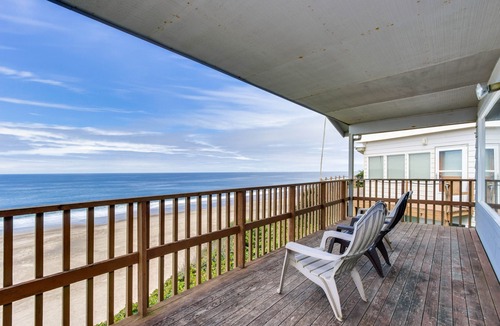 Gleneden Beach House | Impressive oceanfront home with great views - dog-friendly