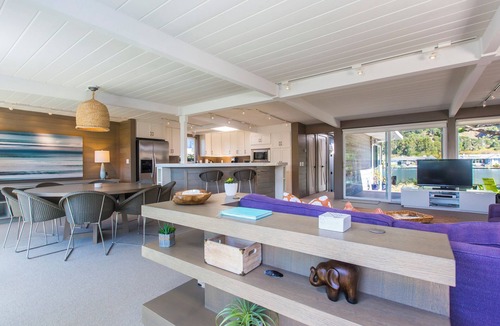 Stinson Beach House | Impressive Panoramic Views on Seadrift Lagoon