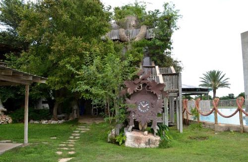 New Braunfels House | Impressive Tree House near the Guadalupe River in New Braunfels, Texas