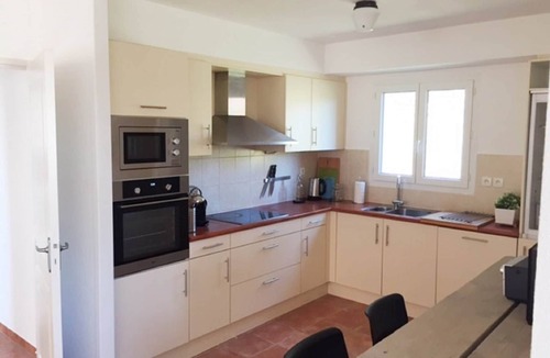 Joyeuse Villa | Impressive villa overlooking the hill