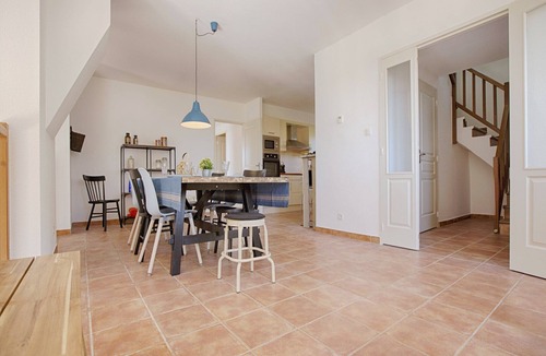 Joyeuse Villa | Impressive villa overlooking the hill