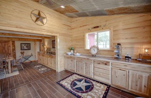 Carmine House | Impressive Wooden Cabin in Round Top, Texas