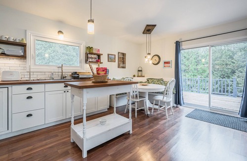 South Bruce Peninsula Cottage | IMPROVED: Serene Cottage Near Kite-Surfing Beach