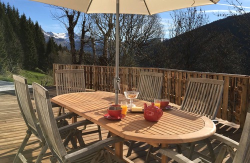 Les Gets Apartment | In a beautiful chalet, large apartment, mountain view, garden, terrace, sauna