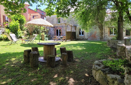 Chanzeaux House | In a former water mill, riverside 8p. gite with Spa* 30min from Angers