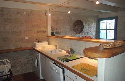 Monjoi House | In a listed village, half-timbered house overlooking a wooded valley