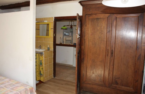 Pezenes-les-Mines Apartment | In a medieval village, sunny, spacious gite, surrounded by nature