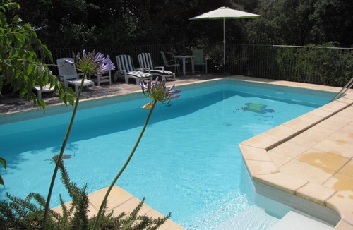 Galargues Cottage | In a Mediterranean park, quiet gîte, swimming pool, bike hire