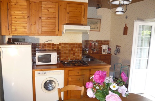 Murs-Erigne House | In a quiet hamlet, 3* GÎTE 10 minutes from ANGERS, (Internet by fiber).