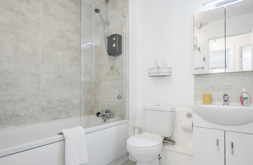 Watford Cottage | In a quiet residential area and with easy access to all the amenities Watford has to offer.