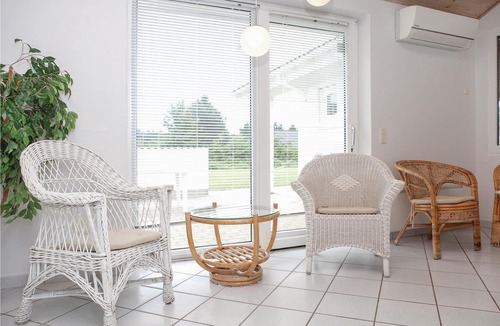 Lonstrup House | In a quiet vacation area near Lønstrup, this stone vacation home awaits you on a natural plot with p