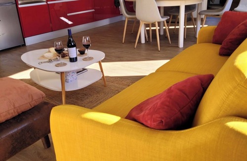 Marquixanes Apartment | In a winemaker’s cellar