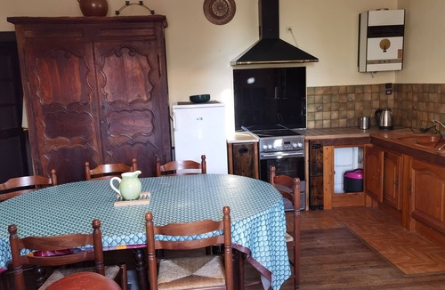 Prudhomat Cottage | In an old house typical under a castle