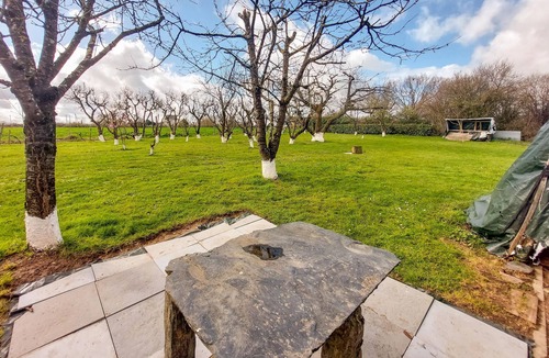Erbray House | In beautiful countryside welcomes you this inviting cottage.