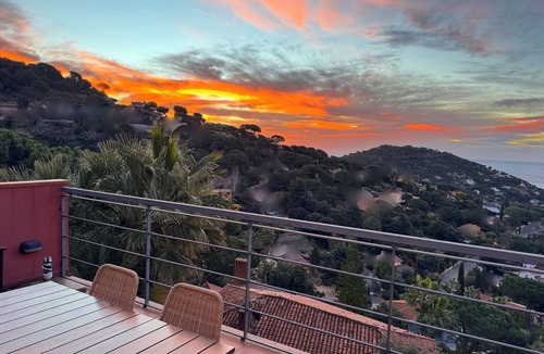 Cabrils Apartment | In Cabrils (Barcelona at 20 km). Apartment with sea view, pool and very quiet