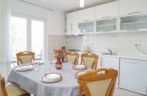 Grubine House | in der Nähe des Meeres und des Sees by Interhome