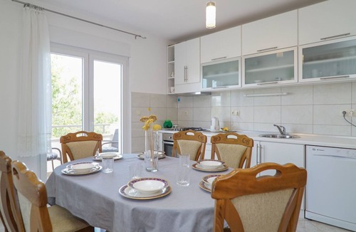 Grubine House | in der Nähe des Meeres und des Sees by Interhome