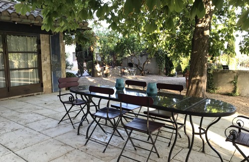 Pezenas Cottage | In field "cottage country"
