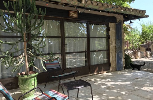 Pezenas Cottage | In field "cottage country"