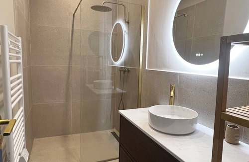 Blancarde Apartment | In front of Tramway, refurbished T2 apartment