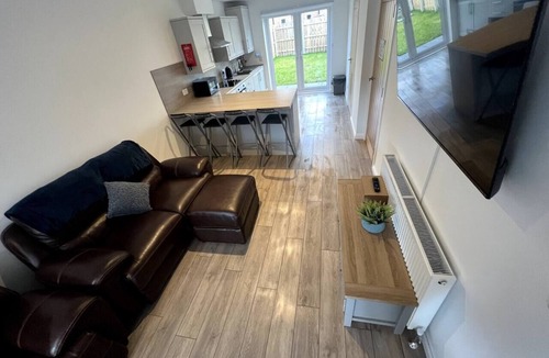 Bonhill House | Inchmurrin Townhouse