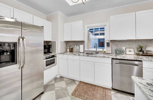 Cherry Street House | In-ground pool, hot tub, fire pit, massage room!