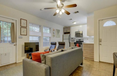 Zilker Cottage | In heart of Downtown! Barton Springs! Zilker! areas! Charming private retreat!