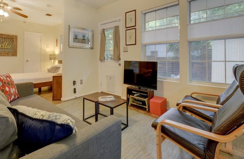 Zilker Cottage | In heart of Downtown! Barton Springs! Zilker! areas! Charming private retreat!