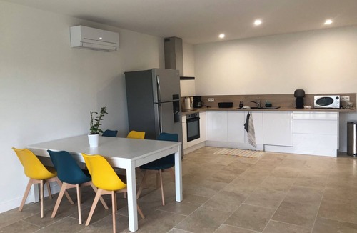 Leucate House | In Leucate village, accommodation 100 m2 sea view in garrigue.