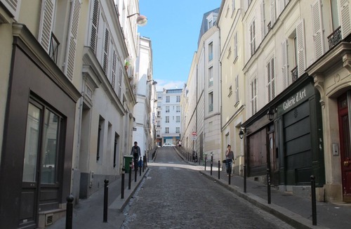 Montmartre Apartment | In Montmartre, lovely 2 rooms in a charming parisien flat. No instant booking