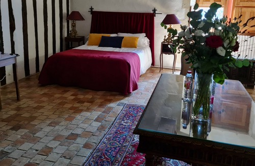 Roeze-sur-Sarthe House | In property - Large Room "en suite" - 50m2
