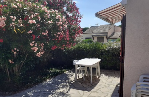 Saint-Cyprien Plage Villa | In residence with swimming pool, renovated house sleeps 5