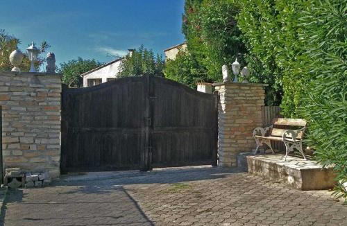 Saint-Julien-de-Peyrolas House | in southern France La Bastide