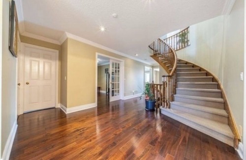 Unionville House | In-suit bedroom in Unionville-Queen bed
