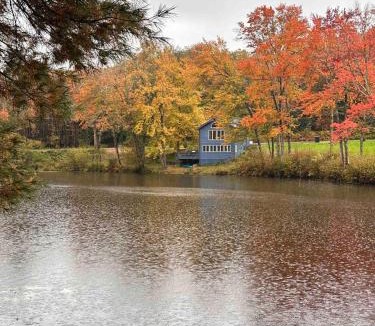 Swan Lake House | In the clouds your cozy- lake house