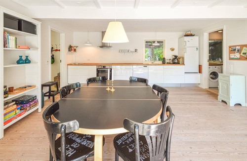 Strøby Ladeplads House | In the first row by the water lies this exceptionally cozy cottage at Strøby Ladeplads.