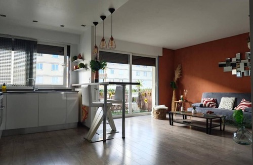 Vanves Apartment | In the hanging garden